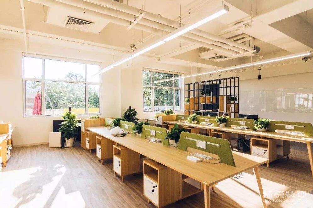 深圳办公室装修完成后如何进行保洁工作？